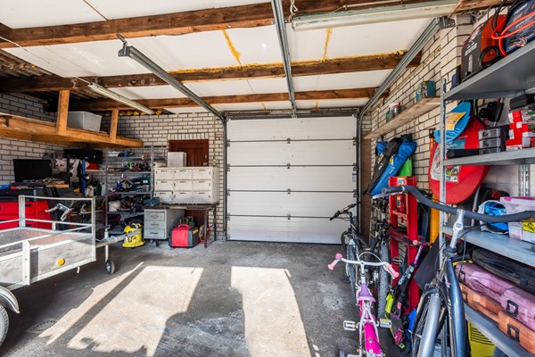 Foto - Te koop: Tussenwoning in Fijnaart